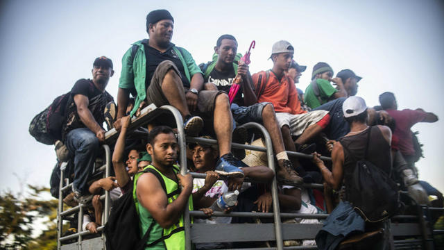 migrant-caravan-oct-25.jpg 