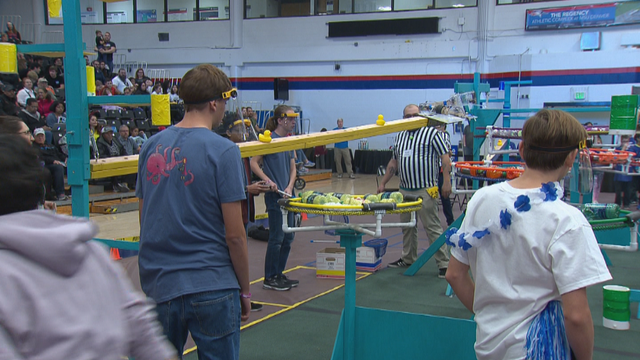 robotics-competition-5pkg-transfer_frame_393.png 