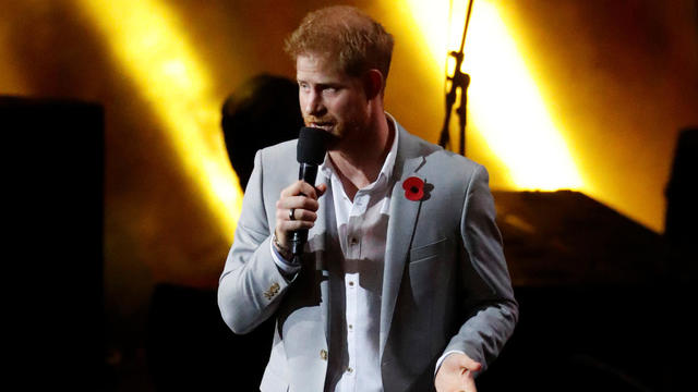 Britain's Prince Harry speaks during the closing ceremony of the Invictus Games at the Qudos Bank Arena in Sydney 