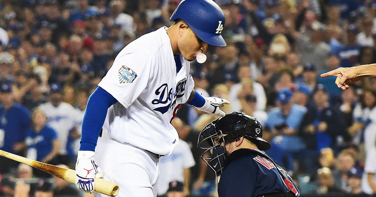 Manny Machado Spikes Steve Pearce In 9th Inning Of Dodgers' Game 4 Loss -  CBS Boston