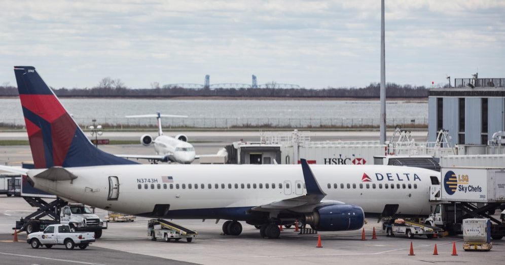 Passenger Says Delta Made Him Sit In Dog Poop Or Miss Flight - CBS Boston