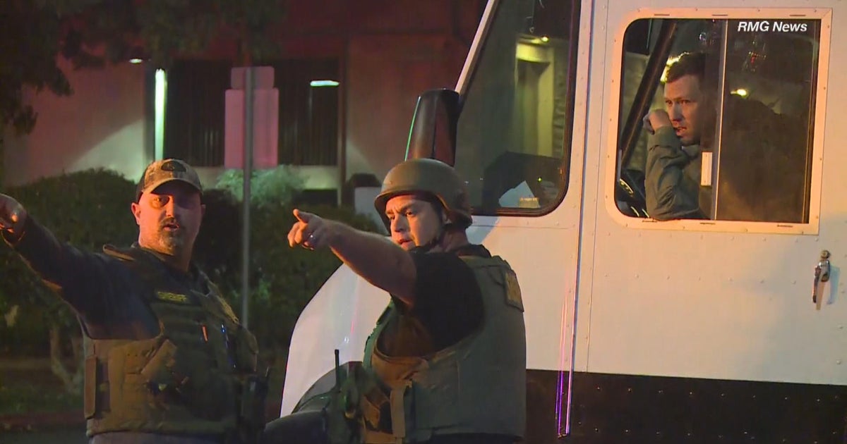 California bar shooting: Witnesses describe escaping as gunman reloaded ...