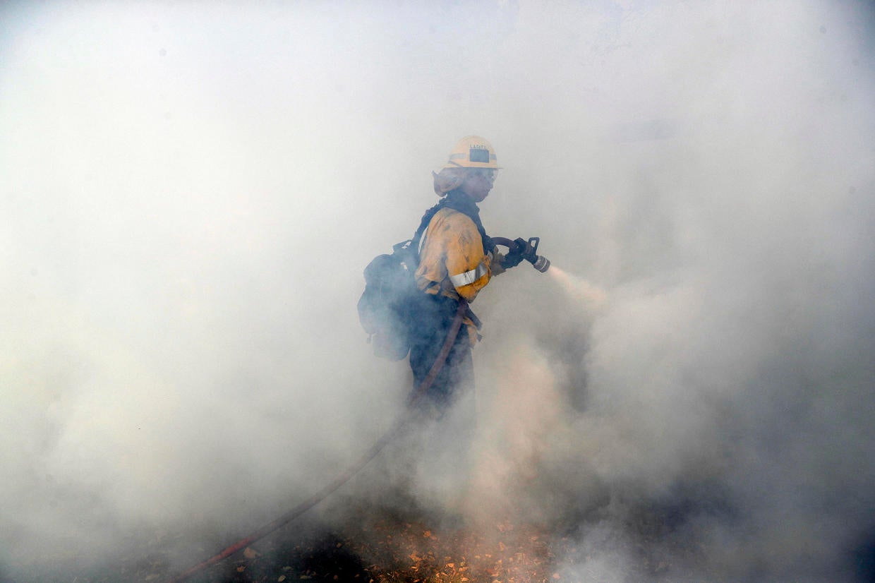 Wildfires tear through Northern, Southern California: Images of Camp ...