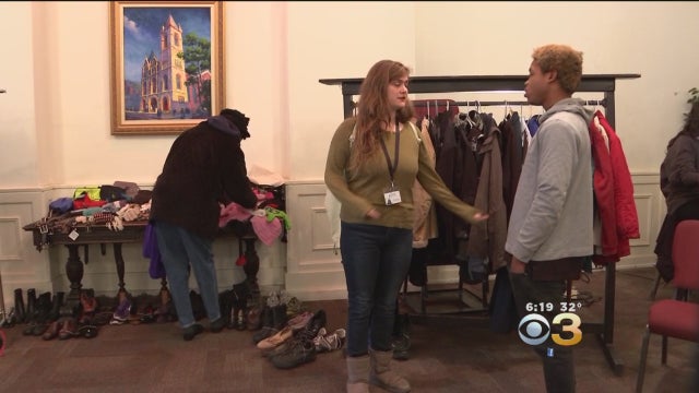 women-run-pop-up-giveaways-to-gift-free-clothes-to-community-in-philadelphia.jpg 
