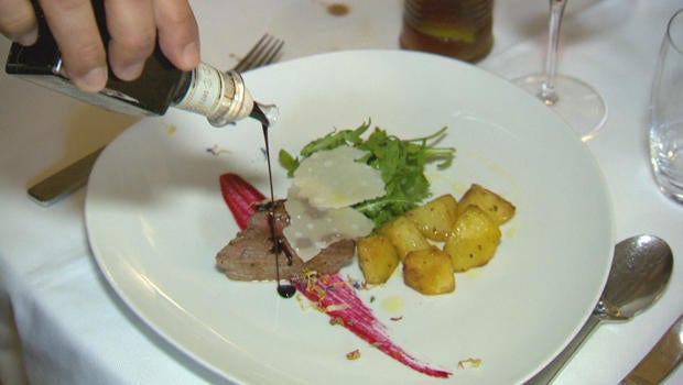 balsamic-vinegar-pouring-on-dish-620.jpg 
