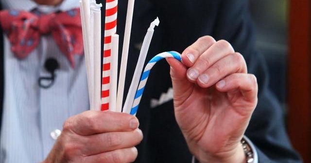 the-last-straw-seattle-s-drinking-straw-ban-cbs-news