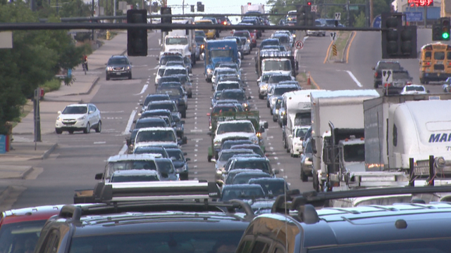 holiday-road-travel-vo-transfer_frame_96.png 