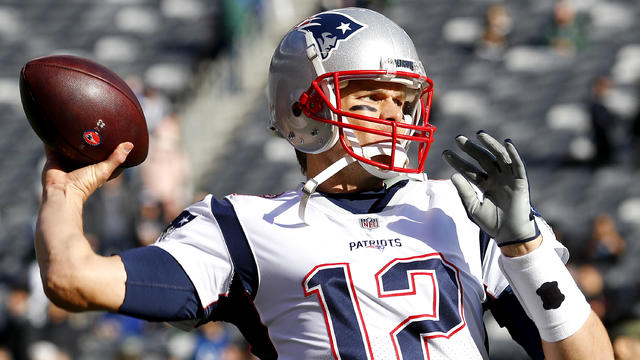 Tom Brady might be ditching his new helmet for the rest of the season - The  Boston Globe