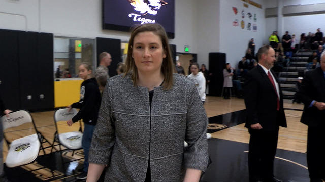 lindsay-whalen-at-hutchinson-high-gym-dedication.jpg 