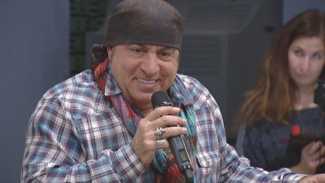 steven-van-zandt-10pkg_frame_703.jpg 