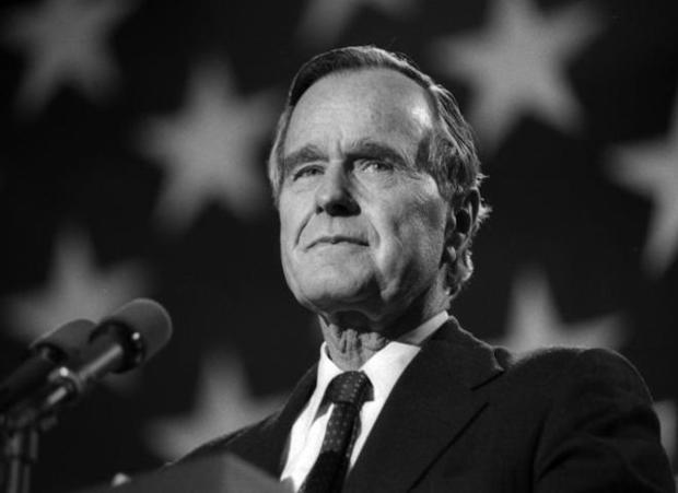 president-bush-campaigns-in-stratford-connecticut-nov-1-1992-gbplm.jpg 