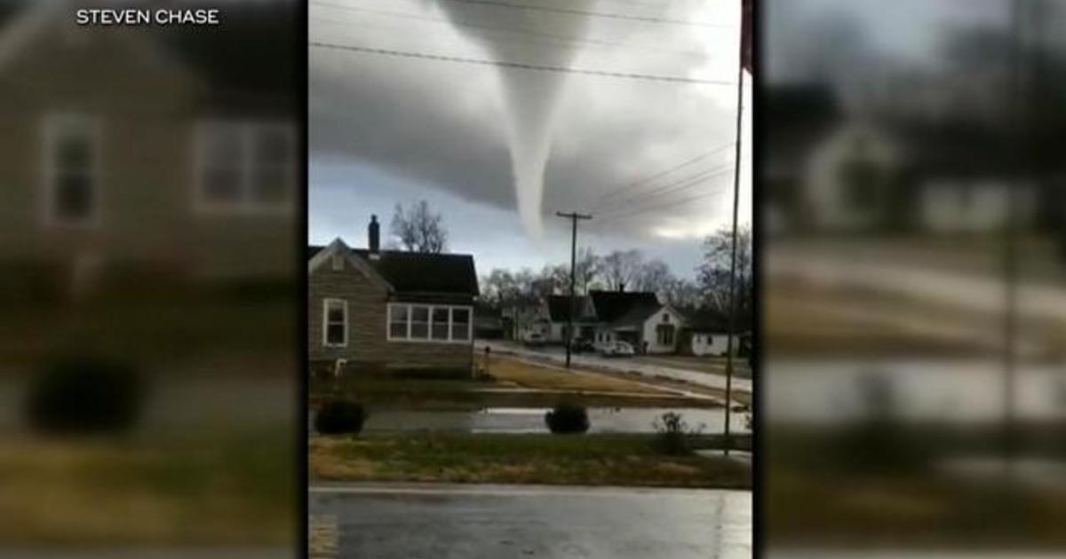 Rare outbreak of tornadoes hits Illinois CBS News
