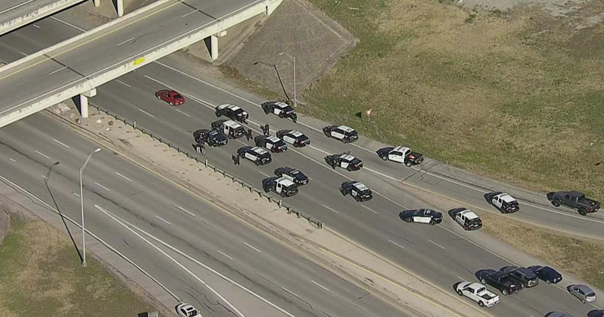 High Speed Chase Through Fort Worth Ends In Standoff - CBS Texas