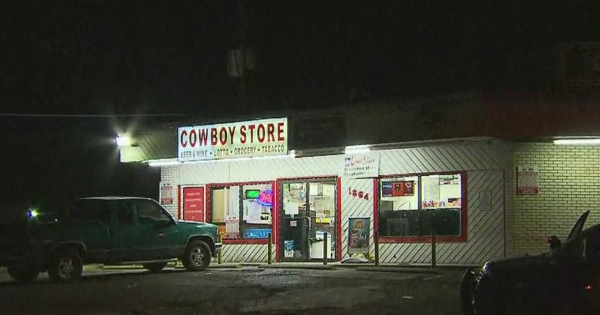 Fort Worth Store Clerk Shoots Robbery Suspect - CBS Texas