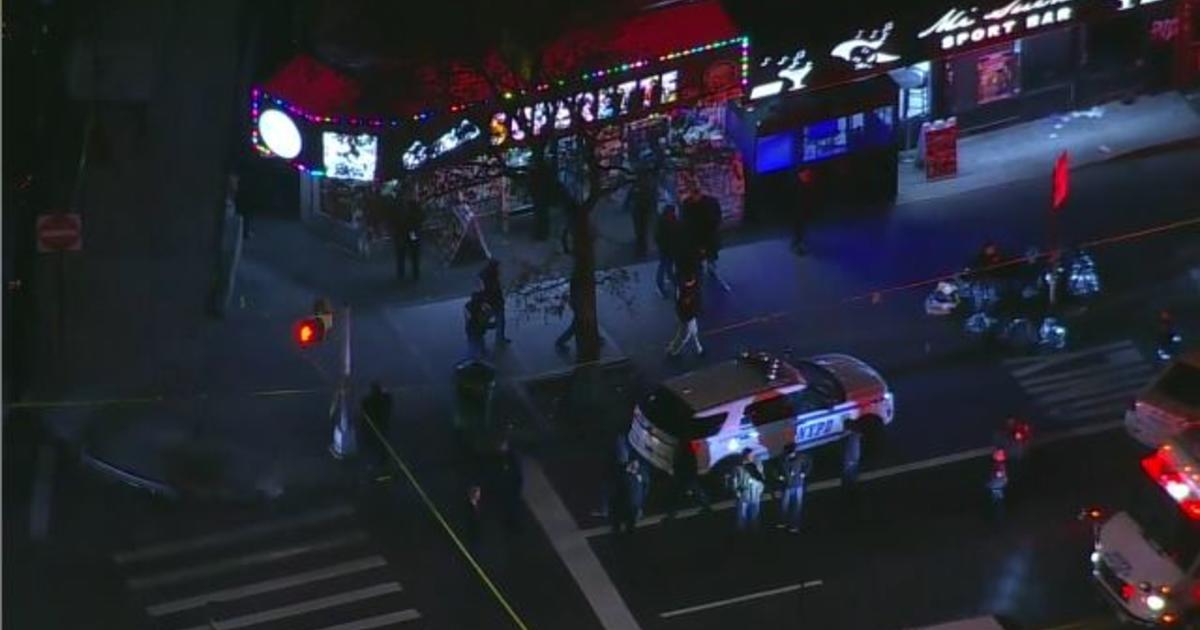 Suspect 2 Bystanders Hurt In Bronx Police Involved Shooting Cbs New York