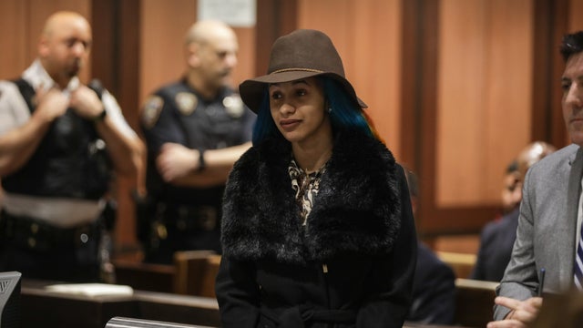181207-yang_nyp-queens-court-cardi-b-court_2.jpg 