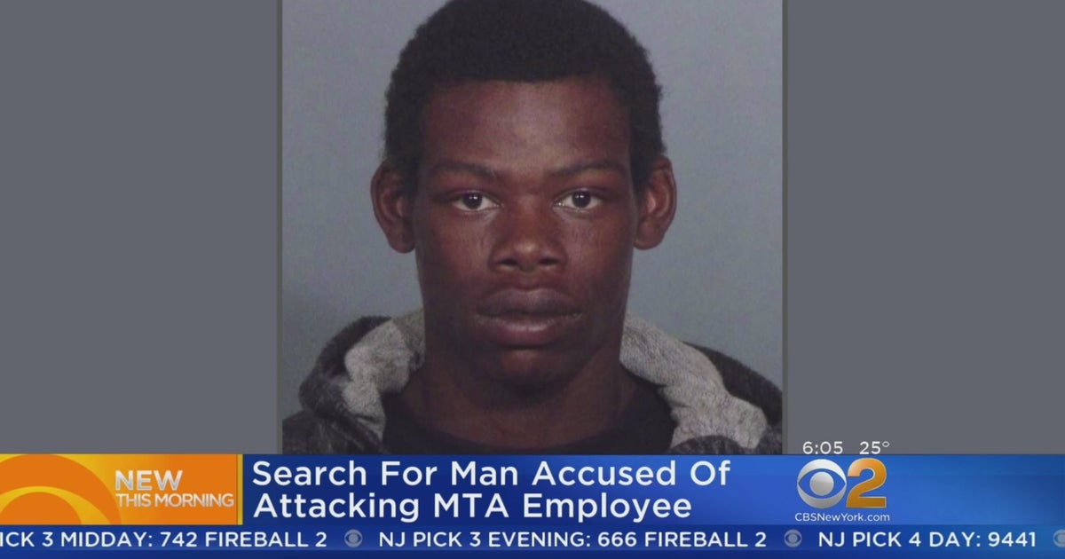 MTA Worker Assaulted While Cleaning Train In The Bronx - CBS New York
