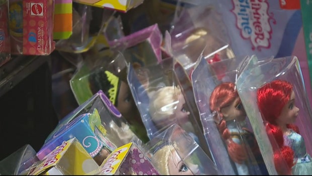 ACTION CENTER GIFT SHOP VO_frame_720 