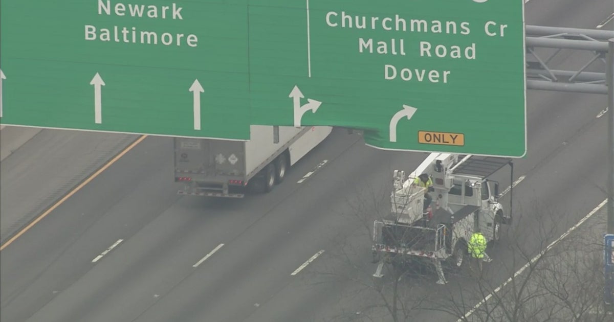 Truck Hits Overhead Sign On I-95 In New Castle County, Causing Closure ...