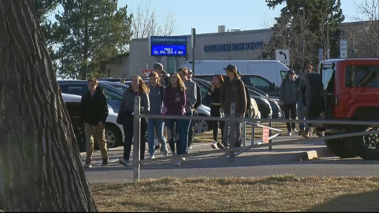 COLUMBINE THREAT 5PKG_frame_109 