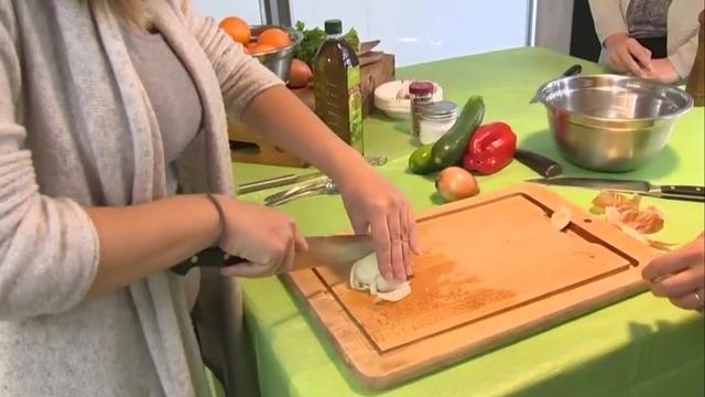 cbsn-fusion-millennials-attend-adulting-courses-to-help-with-basic-skills-thumbnail-1734844-640x360.jpg 