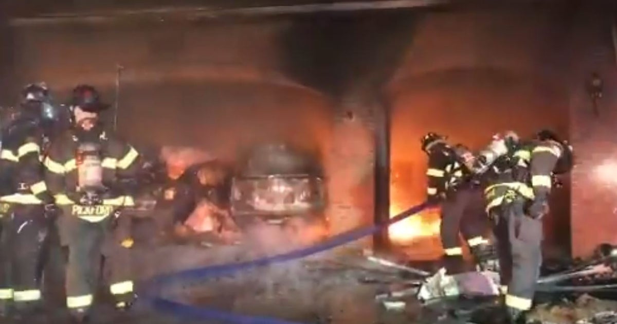 Large Fire Fueled By Gas In Vehicles At Highlands Ranch Home - CBS Colorado