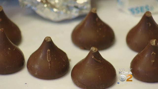 broken-hersheys-kiss.jpg 