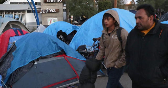 Trump admin. orders asylum seekers to wait in Mexico - CBS News