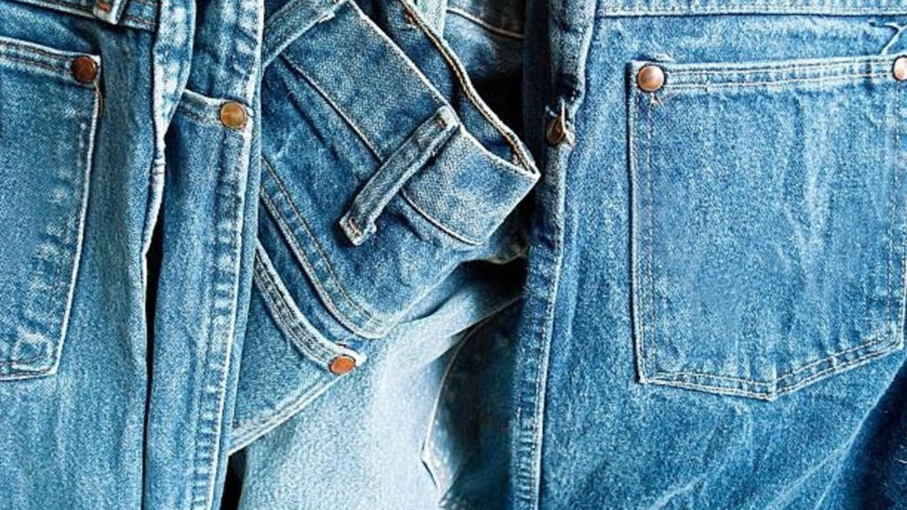 What's Trending: Low-Rise Jeans