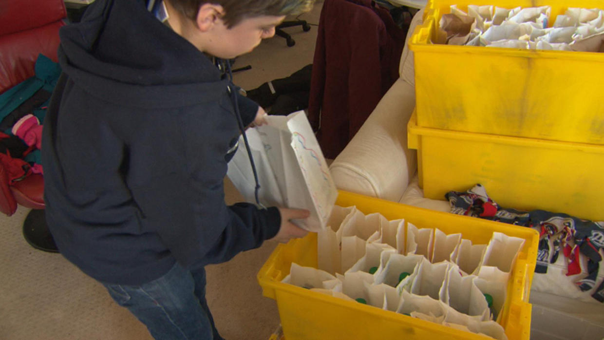 12-year-old-delivering-lunches-message-of-kindness-to-homeless-in