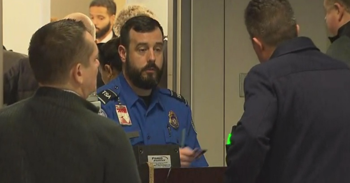 Air Travelers Say DFW Airport Security Running Smoothly During Shutdown