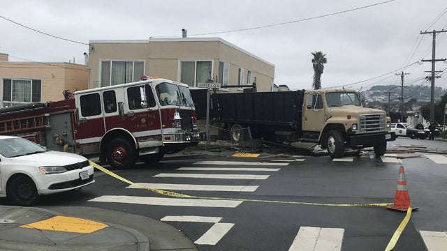 sf-truck-into-house.jpg 