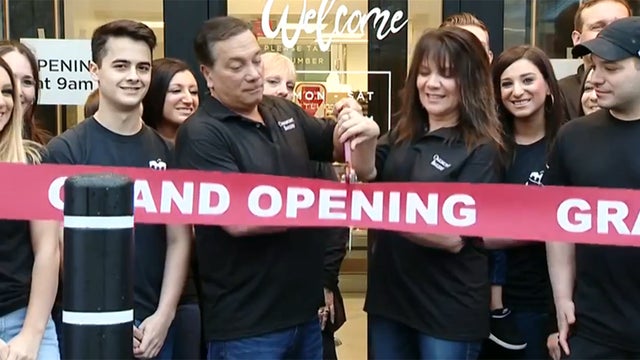 oakmont-bakery-ribbon-cutting.jpg 