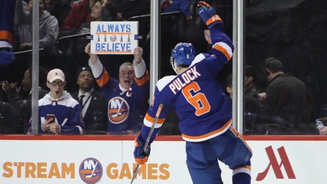 Colorado Avalanche v New York Islanders 