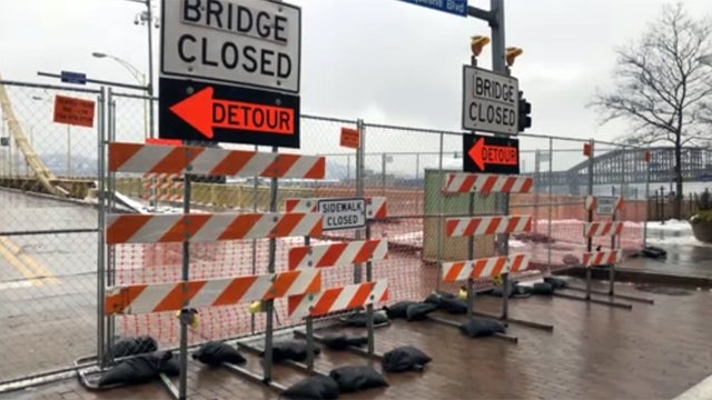 rachel-carson-bridge-closed.jpg 