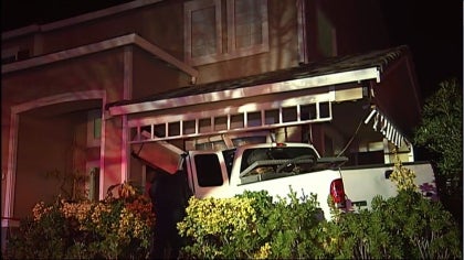 antioch_truck_into_home_021119_01.jpg 