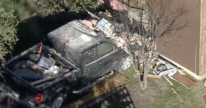 Pickup Crashes Into Dallas Apartment Building, Driver In Hospital - CBS ...