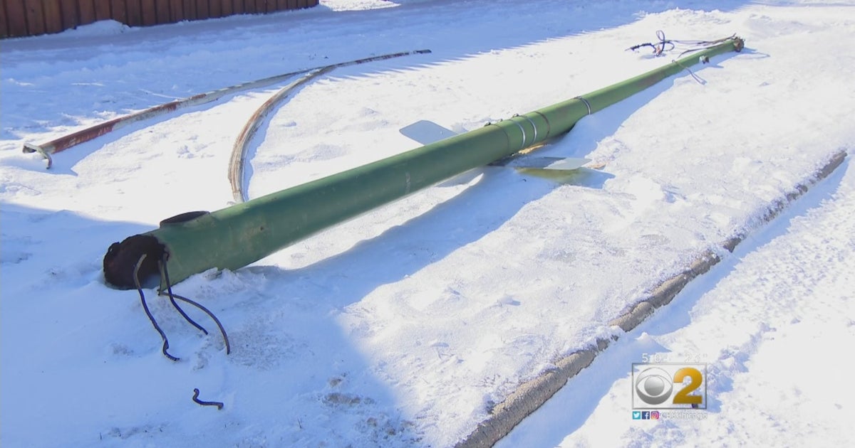 Community Concerned After Rusted Street Light Collapse - CBS Chicago