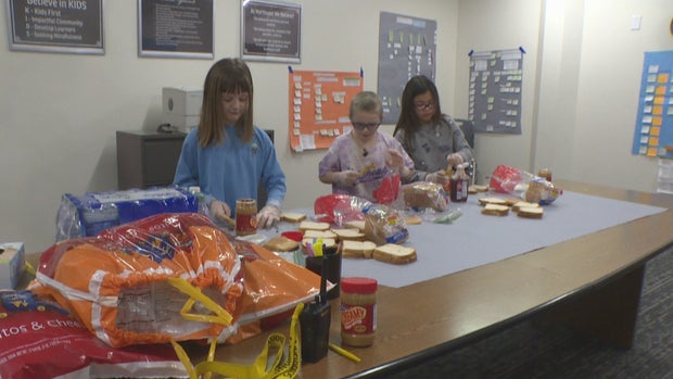 HOMELESS SANDWICHES VO_frame_242 