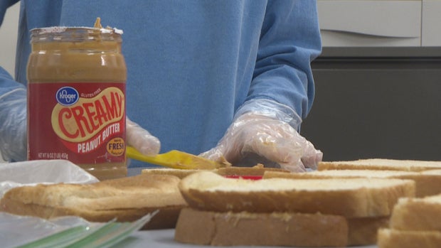 HOMELESS SANDWICHES VO_frame_1052 