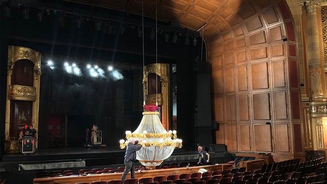 phantom-of-the-opera-chandelier-2.jpg 