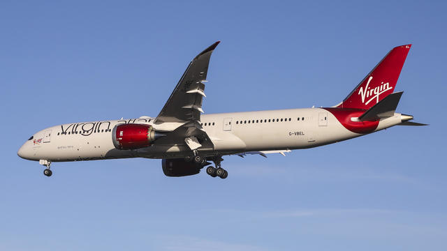 Virgin Atlantic Airways Boeing 787-9 Dreamliner seen landing 