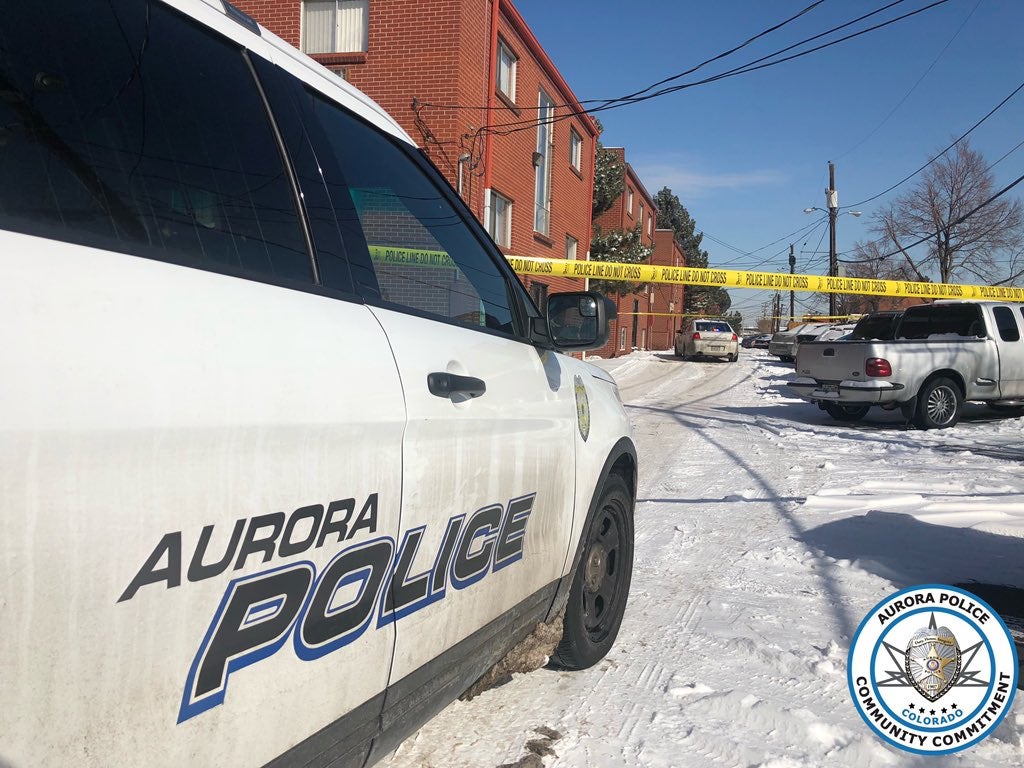 Aurora Officers Shoot Man Who Confronted Them With Machete CBS Colorado