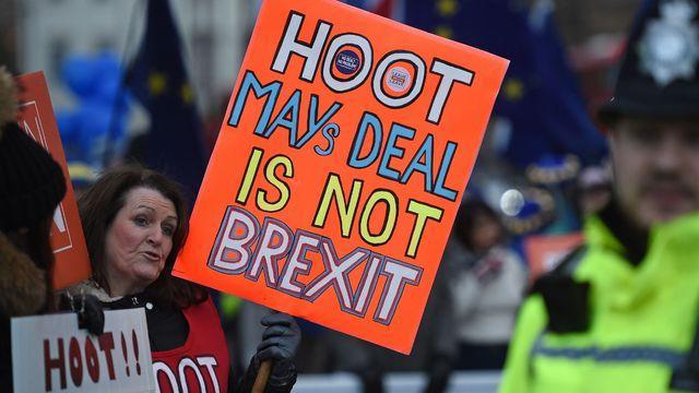 cbsn-fusion-u-k-parliament-to-hold-brexit-vote-to-decide-on-a-no-deal-plan-thumbnail-1803043-640x360.jpg 