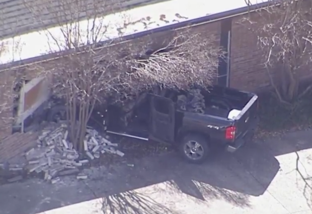 Pickup crashes into building in Fort Worth 