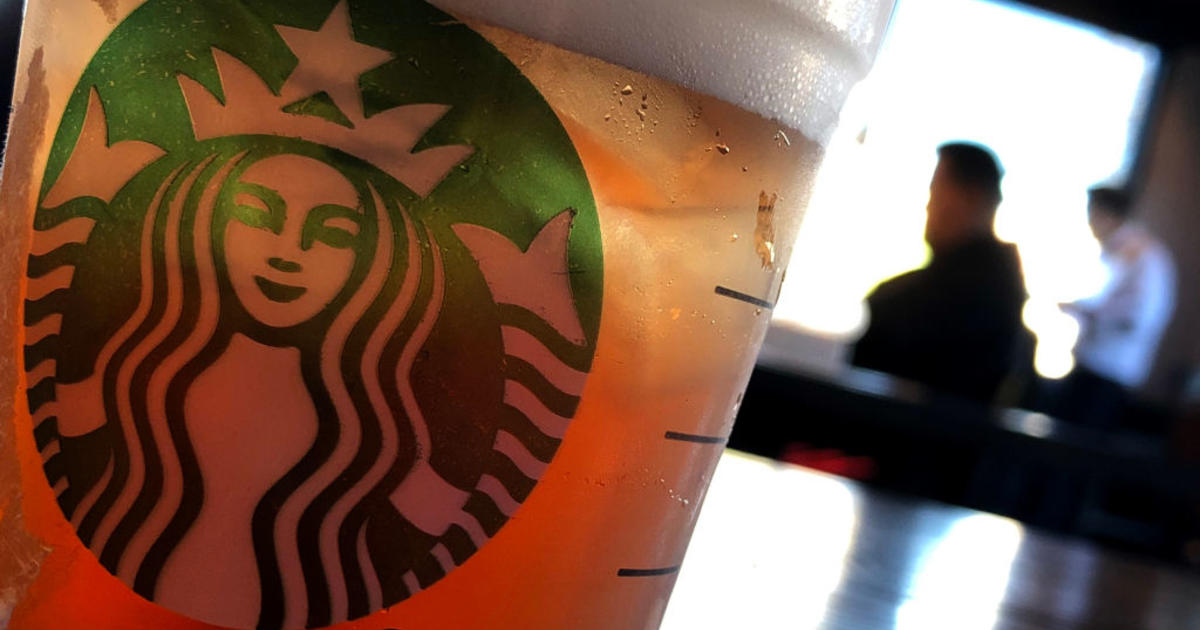 Starbucks announces test of recyclable, compostable cups