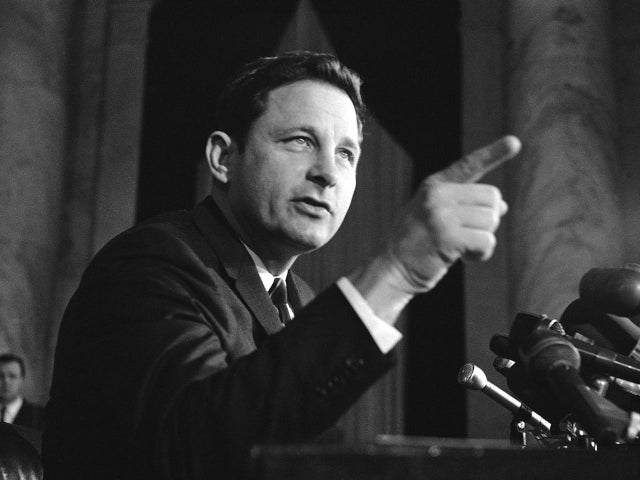 birch-bayh-ap-681108062.jpg 