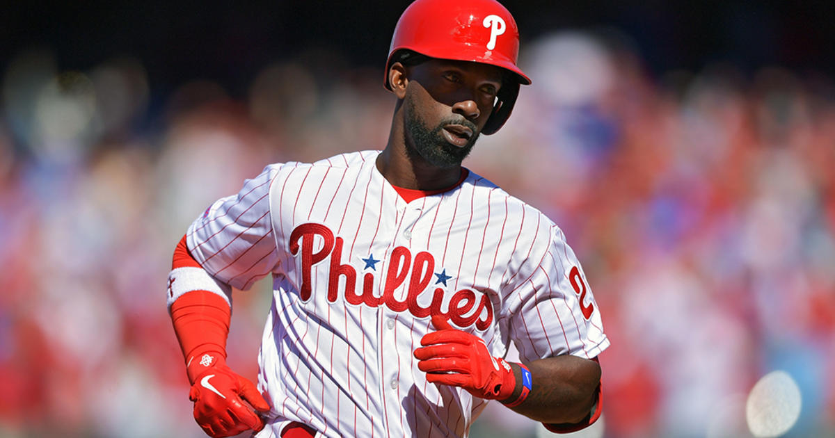Andrew McCutchen signs with Milwaukee Brewers on one-year deal