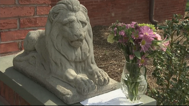 west-chester-lion-statue.png 