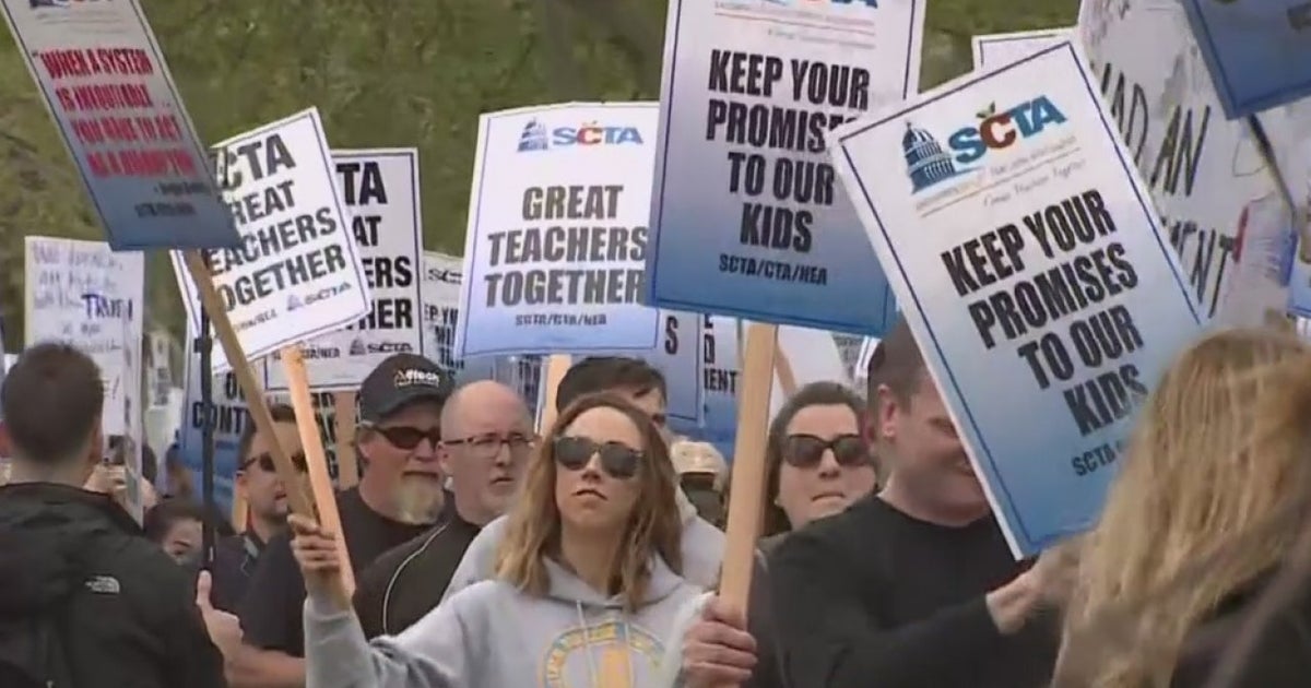 Sacramento City Teachers Families Walk The Picket Lines In One Day sacramento-city-teachers-families-walk-the-picket-lines-in-one-day